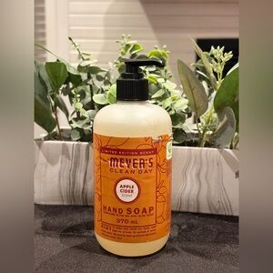 🌙 B160 Meyer’s Clean Day Apple Cider Hand Soap